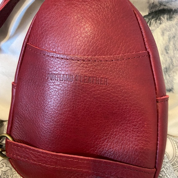 Portland Leather Goods Flamenco Sydney Sling Bag - Picture 5 of 14